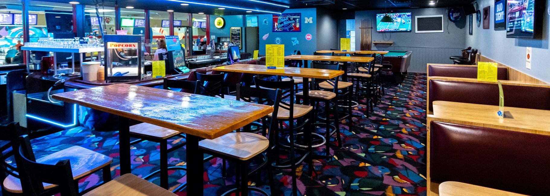 Sports Bar and Grill in Livonia, MI Country Lanes